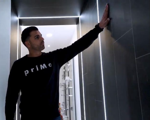 Primo Bathroom Owner and Light Tunnel